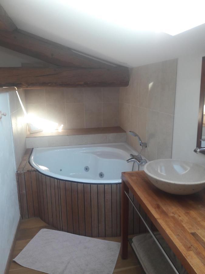 Chambres D'Hotes "Le Calme" Denicé Esterno foto